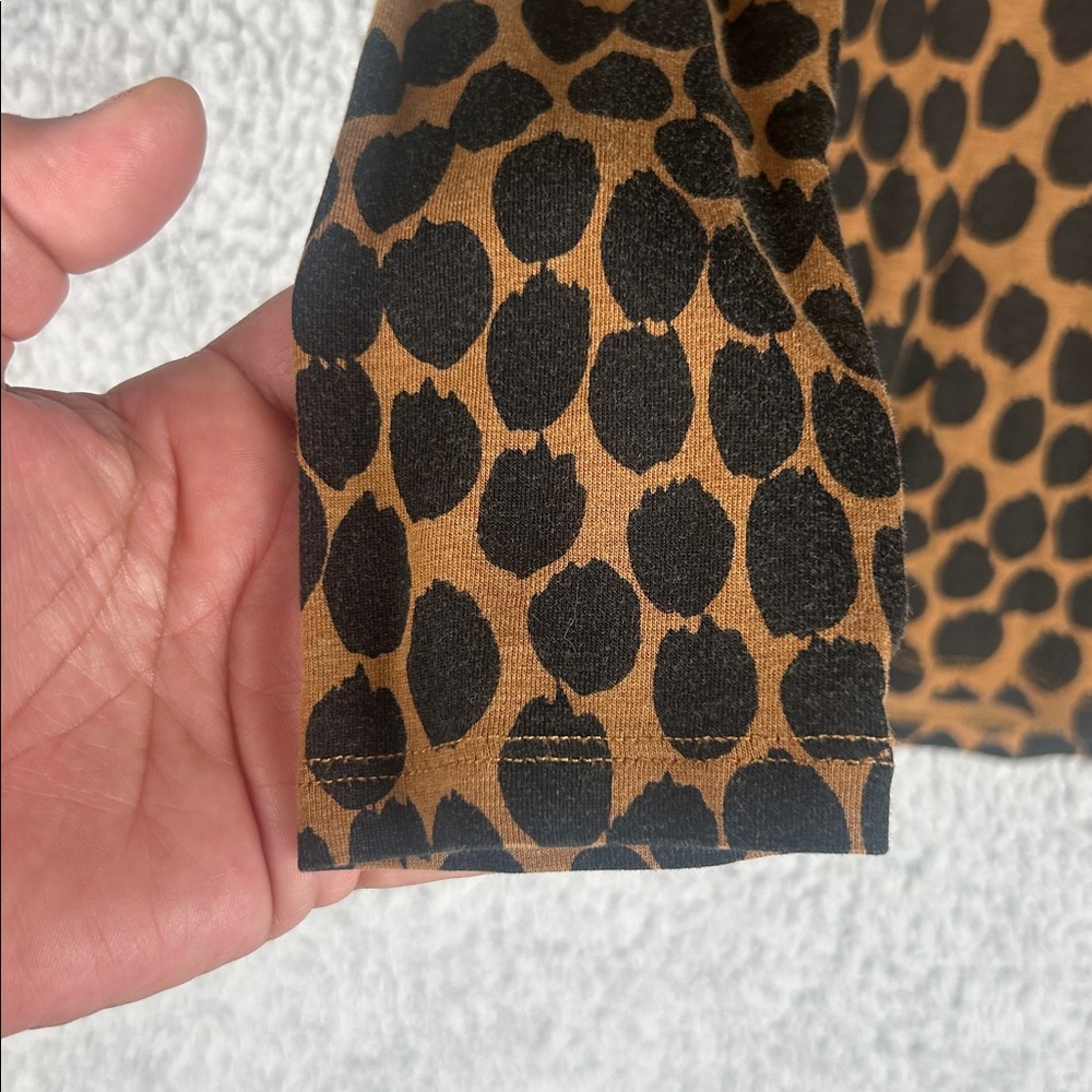 Nice!! Boden Long Sleeve Animal Print Top Women’s Size 6 - Picture 7 of 16